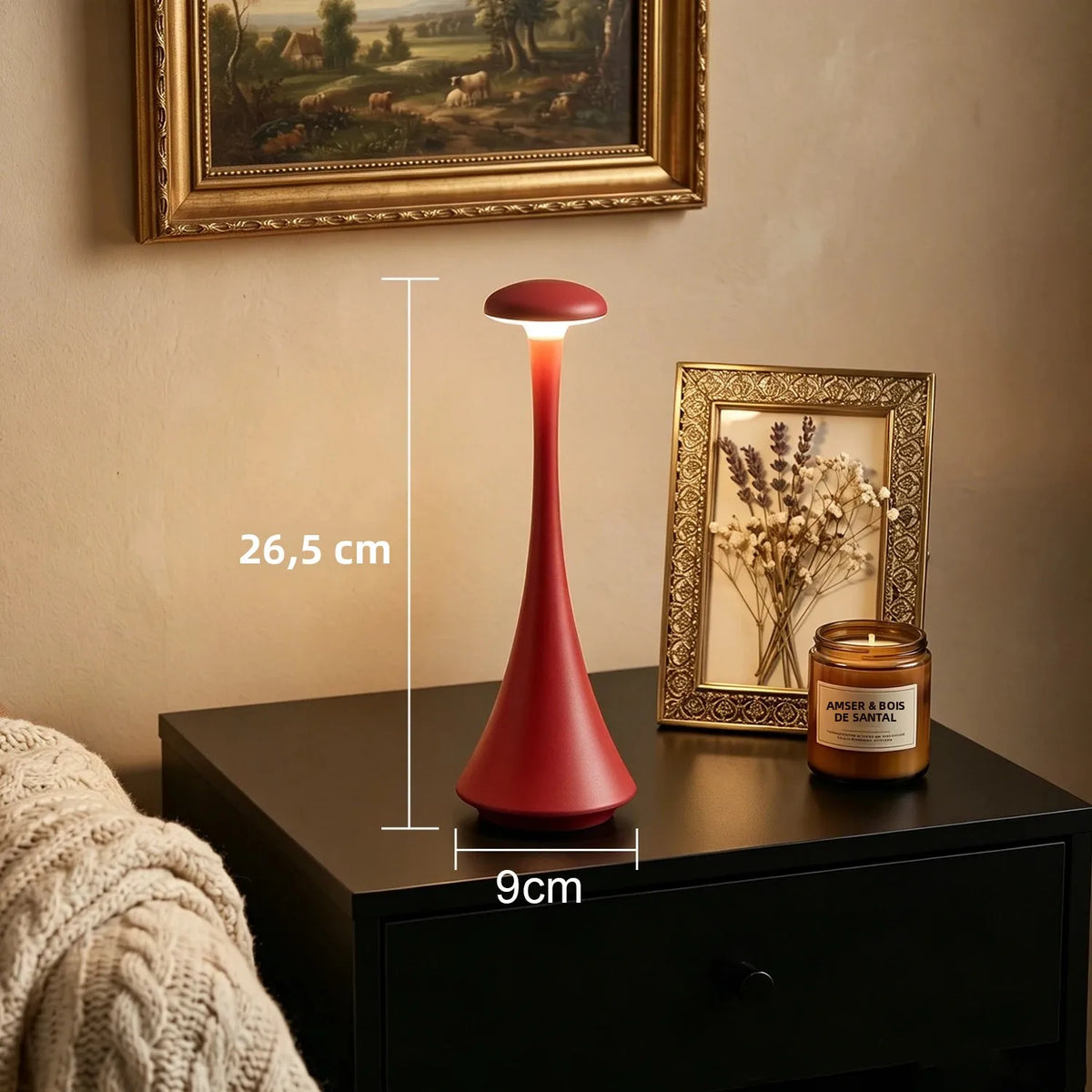 Dimensions : 26,5 cm de haut, base 9 cm